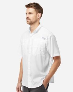 Columbia 212468 Men’s PFG Tamiami™ II Short Sleeve Shirt – White (on model side)
