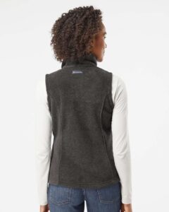 Columbia 212471 Women’s Benton Springs™ Fleece Vest – Charcoal Heather (on model back)