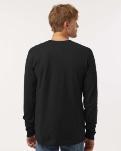 Tultex 202LS Unisex Fine Jersey Long Sleeve T-Shirt – Black (on model back)