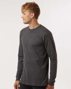 Tultex 202LS Unisex Fine Jersey Long Sleeve T-Shirt – Heather Charcoal (on model side)