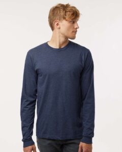 Tultex 202LS Unisex Fine Jersey Long Sleeve T-Shirt – Heather Denim (on model)
