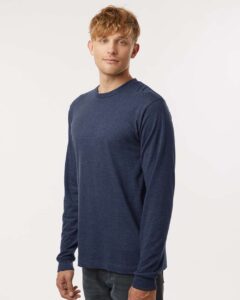 Tultex 202LS Unisex Fine Jersey Long Sleeve T-Shirt – Heather Denim (on model side)
