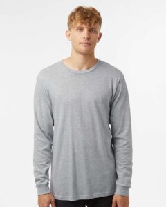 Tultex 202LS Unisex Fine Jersey Long Sleeve T-Shirt – Heather Grey (on model)