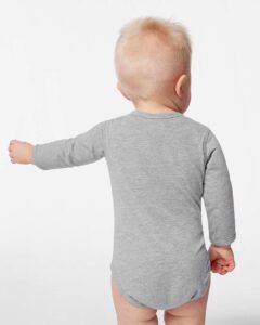 Rabbit Skins 4421 Infant Fine Jersey Long Sleeve Bodysuit – Heather (on model back)