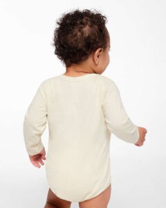 Rabbit Skins 4421 Infant Fine Jersey Long Sleeve Bodysuit – Natural (on model back)