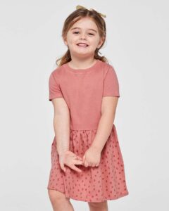 Rabbit Skins 5333 Toddler Fine Jersey Dress – Mauvelous/ Mauvelous Spot (on model)