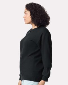 Gildan SF008 Unisex Softstyle® Midweight Quarter-Zip Sweatshirt – Black (on model side)