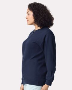 Gildan SF008 Unisex Softstyle® Midweight Quarter-Zip Sweatshirt – Navy (on model side)