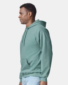 Gildan SF500 Unisex Softstyle® Midweight Hooded Sweatshirt – Aquatic (on model side)