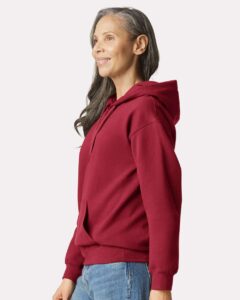 Gildan SF500 Unisex Softstyle® Midweight Hooded Sweatshirt – Cardinal (on model side)