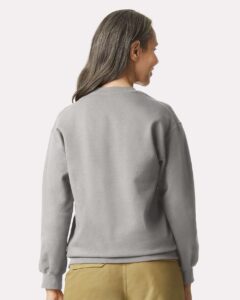Gildan SF000 Unisex Softstyle® Midweight Crewneck Sweatshirt – Cement (on model back)