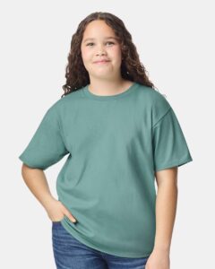 Gildan 5000B Youth Heavy Cotton™ T-Shirt – Aquatic (on model)
