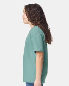 Gildan 5000B Youth Heavy Cotton™ T-Shirt – Aquatic (on model side)