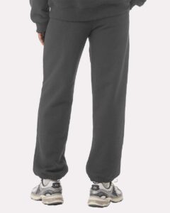 BELLA + CANVAS 4737 Unisex 10 oz. Heavyweight Sweatpants – Asphalt (on model back)