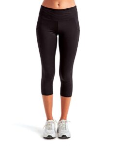 TriDri TD533 Women’s Performance Calf-Length Leggings – Black (on model)