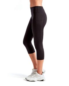 TriDri TD533 Women’s Performance Calf-Length Leggings – Black (on model side)
