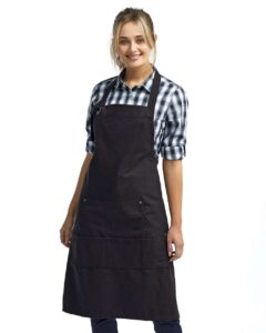 Artisan Collection by Reprime RP137 Calibre Heavy Cotton Canvas Pocket Apron – Black (on model)