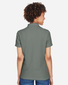 Devon & Jones DG150W Women’s DRYTEC20™ Performance Polo – Dill (on model back)