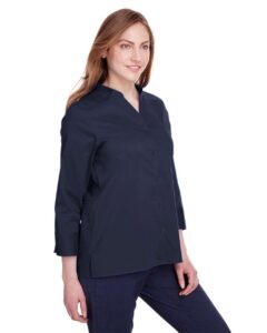 Devon & Jones DG560W Women’s Crown Collection® Stretch Broadcloth Three-Quarter Sleeve Blouse – Navy (on model side)