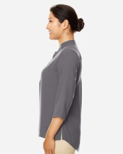 Devon & Jones DP611W Women’s Perfect Fit™  Three-Quarter Sleeve Crepe Tunic – Graphite (on model side)