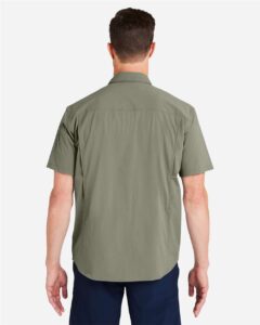 HUK H150183 Men’s Creekbed Short Sleeve Shirt – Moss (on model back)