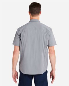 HUK H150183 Men’s Creekbed Short Sleeve Shirt – Night Owl (on model back)