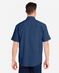 HUK H150171 Men’s Tide Point Short Sleeve Shirt – Naval Academy (on model back)
