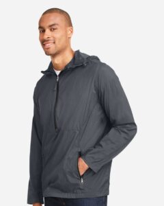 North End NE810 Men’s Aura Lightweight Packable Anorak – Carbon/ Black (on model side)