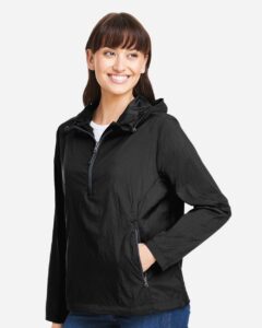 North End NE810W Women’s Aura Lightweight Packable Anorak – Black/ Carbon (on model side)