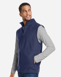Marmot M15778 Men’s M2 Rocklin Vest – Arctic Navy (on model side)