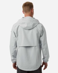 HUK H400148 Men’s Rover Rain Jacket – Harbor Mist (on model back)