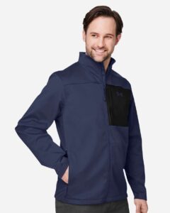Under Armour 1371586 Men’s ColdGear® Infrared Shield 2.0 Jacket – Midnight Navy/ Midnight Navy (on model side)