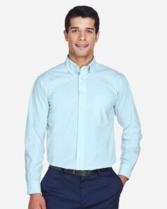 Devon & Jones D620 Men’s Crown Collection® Broadcloth Woven Dress Shirt – Crystal Blue (on model)