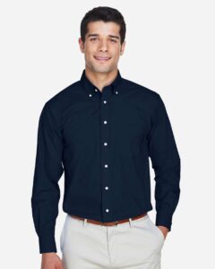 Devon & Jones D620 Men’s Crown Collection® Broadcloth Woven Dress Shirt – Navy (on model)