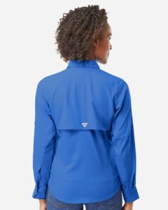 Columbia 212465 Women’s PFG Tamiami™ II Shirt – Vivid Blue (on model back)