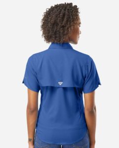 Columbia 212466 Women’s PFG Tamiami™ II Short Sleeve Shirt – Vivid Blue (on model back)
