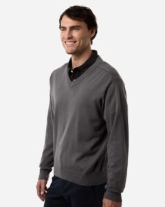 Devon & Jones DG445 Men’s New Classics V-Neck Sweater – Graphite (on model side)