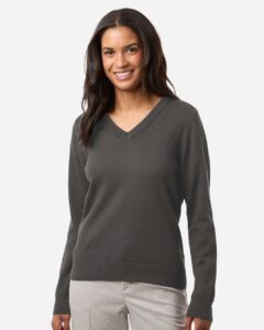 Devon & Jones DG445W Women’s New Classics V-Neck Sweater – Graphite (on model)
