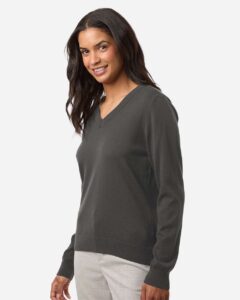 Devon & Jones DG445W Women’s New Classics V-Neck Sweater – Graphite (on model side)