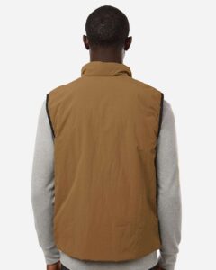Weatherproof 26714 Men’s Commuter Tech Vest – Teddy Brown (on model back)