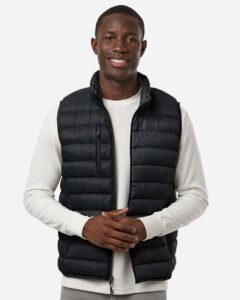 Weatherproof 26717 Men’s Lightweight Poly-filled Packable Vest – Black (on model)
