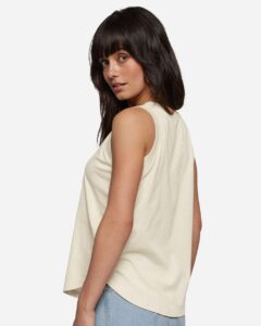 LAT 3592 Women’s Relaxed Fine Jersey Tank – Natural (on model side)