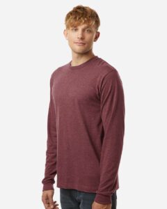 Tultex 202LS Unisex Fine Jersey Long Sleeve T-Shirt – Heather Burgundy (on model side)