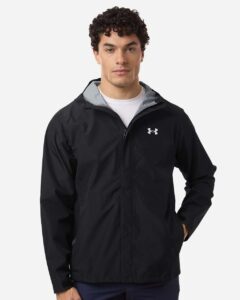 Under Armour 6009583 Men’s Cloudstrike Jacket – Black/ White (on model)