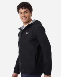 Under Armour 6009583 Men’s Cloudstrike Jacket – Black/ White (on model side)