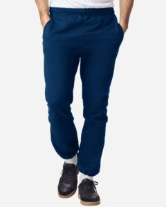 Gildan 18100 Unisex Heavy Blend™ Pocket Sweatpants – Navy (on model)