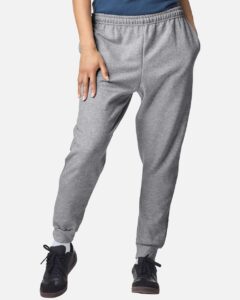 Gildan 18250 Unisex Heavy Blend™ Joggers – Sport Grey (on model)