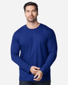 Gildan 64400 Unisex Softstyle® Long Sleeve T-Shirt – Fan Deep Royal (on model)