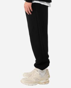 BELLA + CANVAS 3738 Unisex Sponge Fleece Sweatpants – Black (on model side)