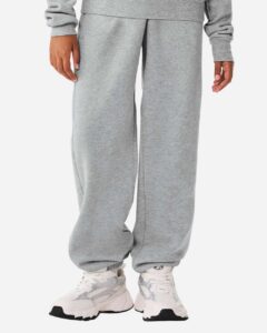 BELLA + CANVAS 3738Y Youth Sponge Fleece Sweatpants – Athletic Heather (on model)